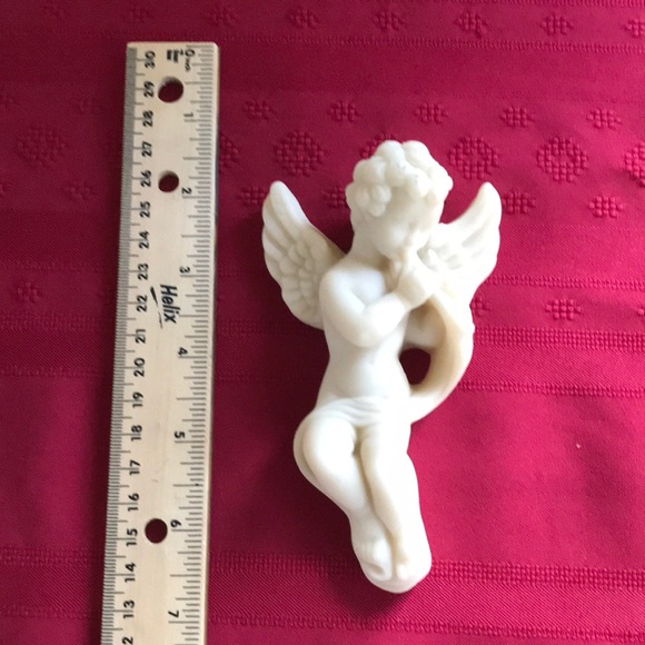 Cast marble cherub wall hanging - Picture 1 of 2
